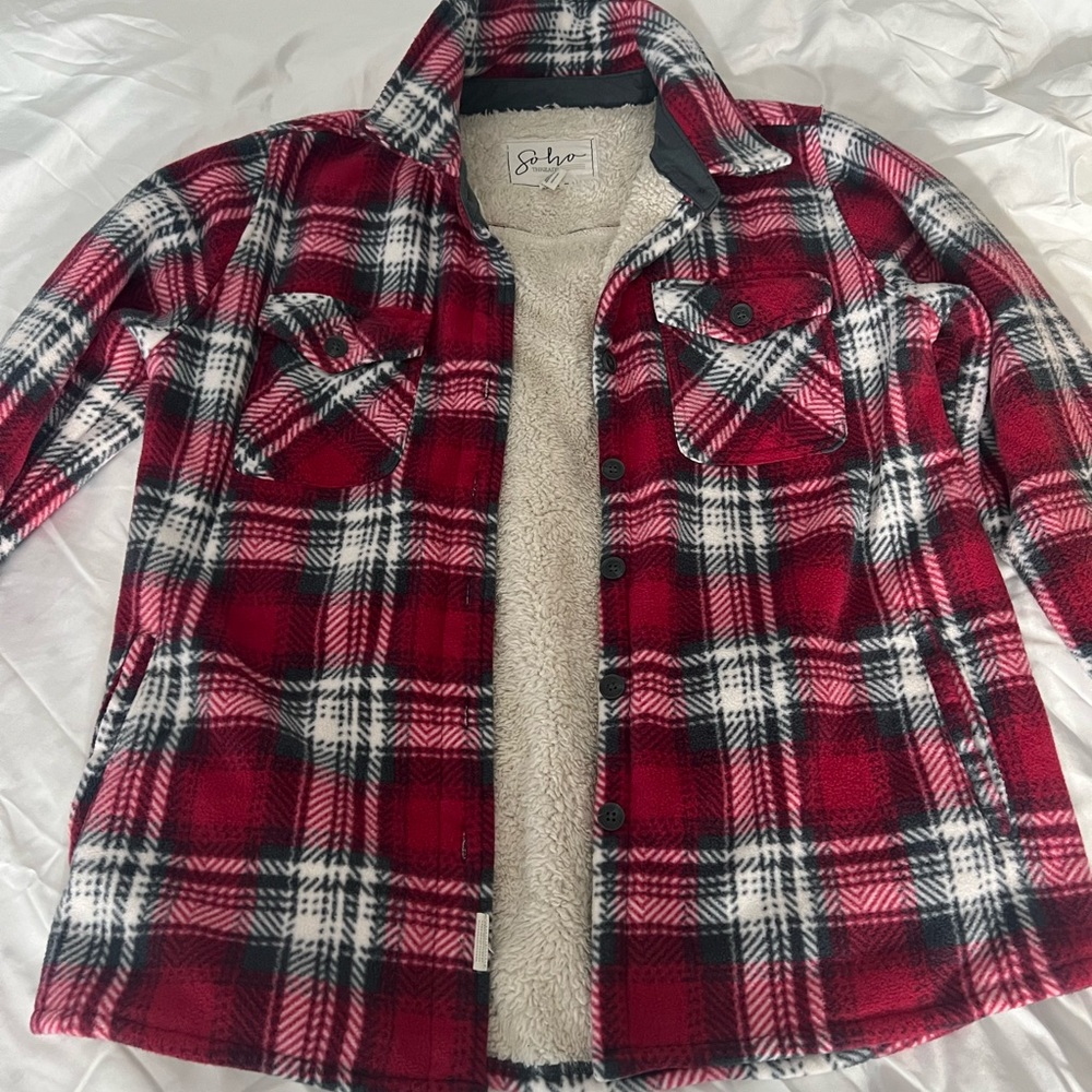 Women’s Soho Threads flannel. Size medium